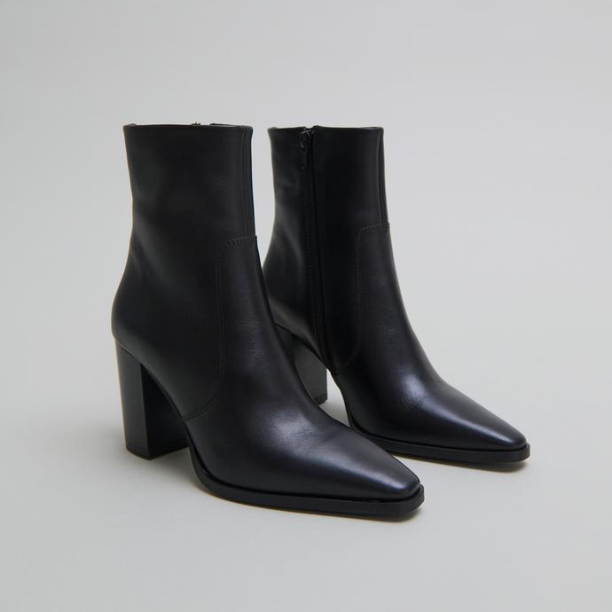 Jonak Bottines à Bouts Pointus In Black Leather PAM