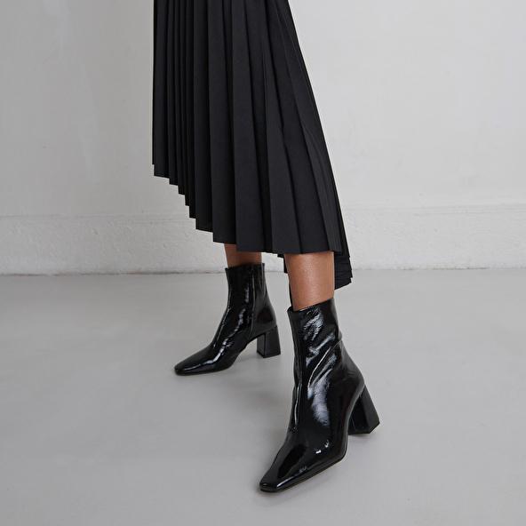 Jonak Bottines à Bouts Pointus In Black Pleated Patent DALIBAR