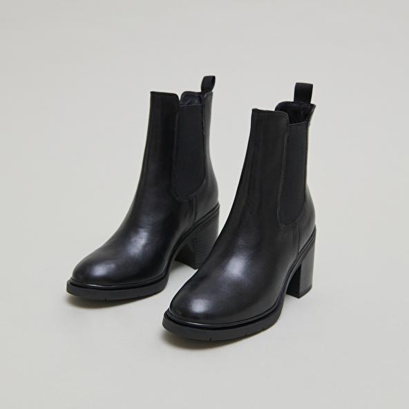 jonak Bottines à élastiques et bouts arrondis in black leather ATILA