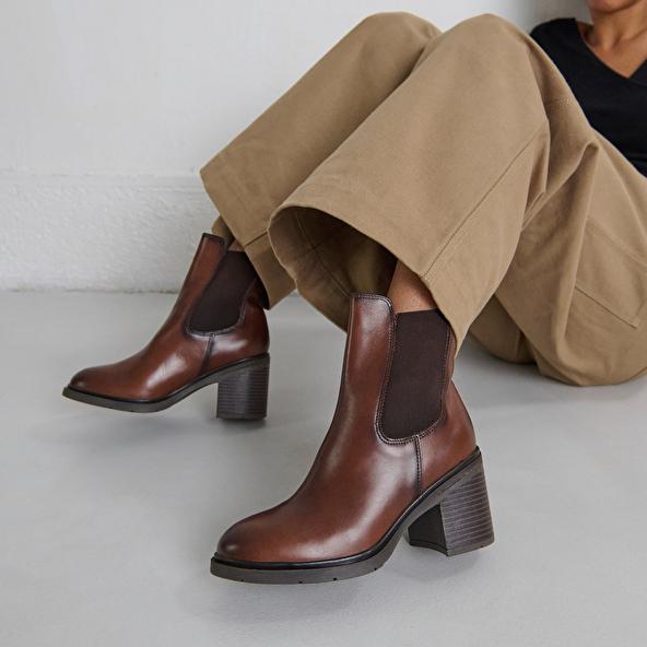 Jonak Bottines à élastiques Et Bouts Arrondis In Cognac Leather ATILA