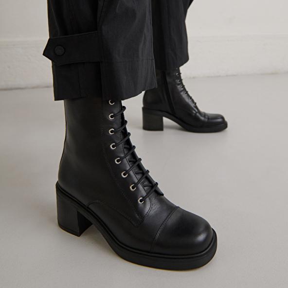 Jonak Bottines à Lacets Et élastiques Arrières In Black Leather PANAME