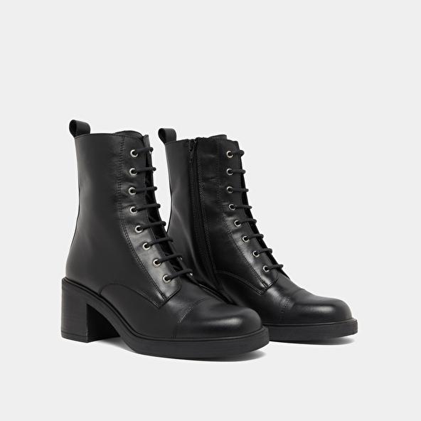 Jonak Bottines à Lacets Et élastiques Arrières In Black Leather PANAME