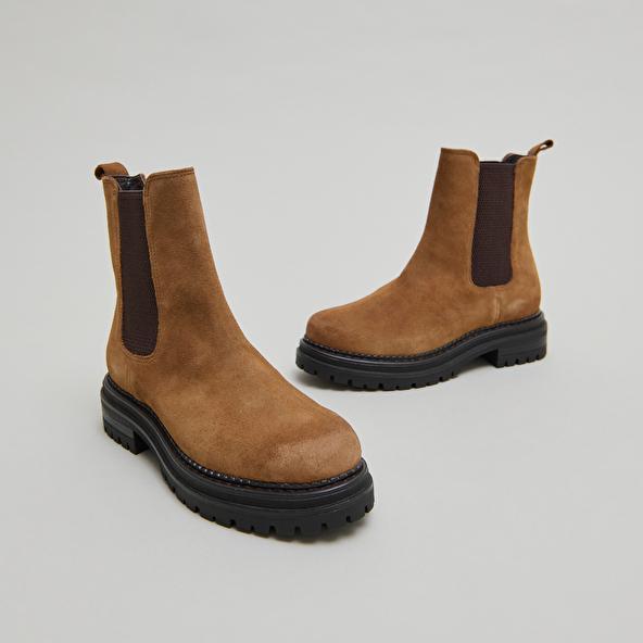 jonak Bottines à semelles crantées et élastiqu in cognac suede ADALARD