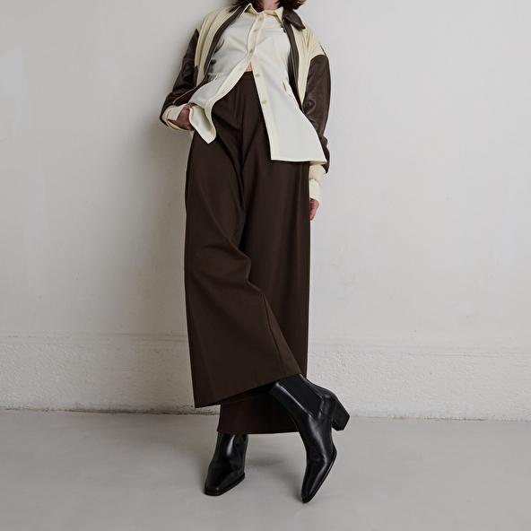 jonak Bottines à talons biseautés et bouts poi in black leather BIRKIN