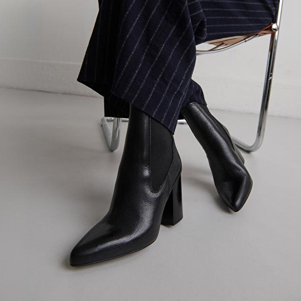 Jonak Bottines à Talons Et Bouts Pointus In Black Grained Leather BROOK