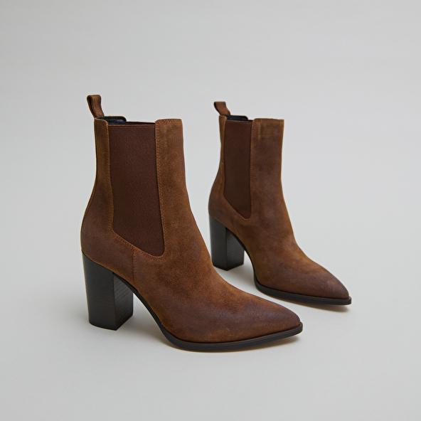 jonak Bottines à talons et élastiques in cognac laminated suede PEPITA