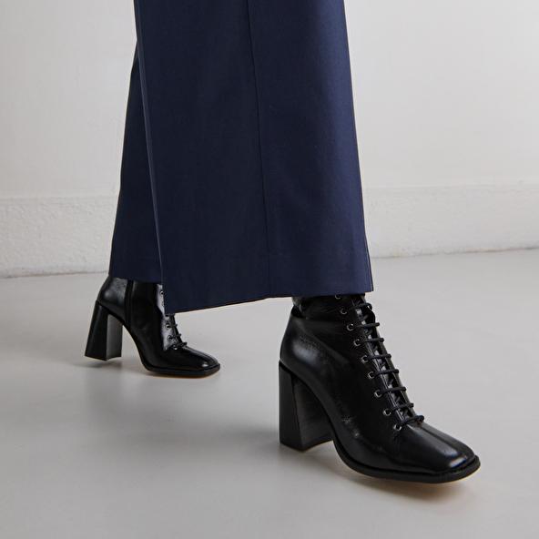 Jonak Bottines à Talons Lacées In Black Distressed Leather VANDELLE