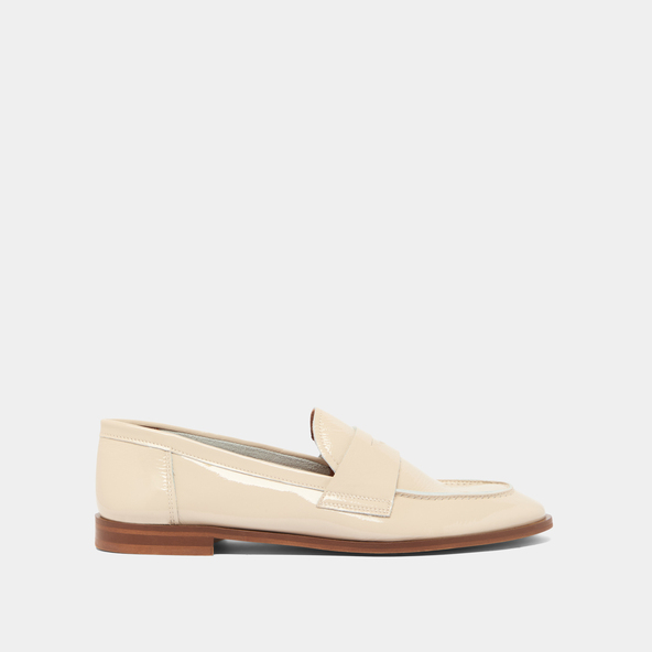 Jonak Closed Toe And Round Loafers In Pleated Patent Ecru THELMA