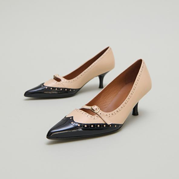 Jonak Escarpins à Brides Et Détails Perforés In Black Patent And Beige Leather DALTA