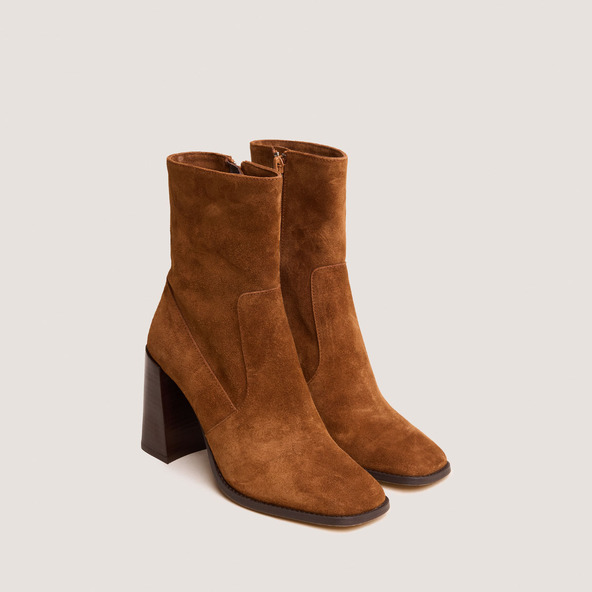 Jonak Heeled Ankle Boots With Square Toe In Cognac Suede VIDAL