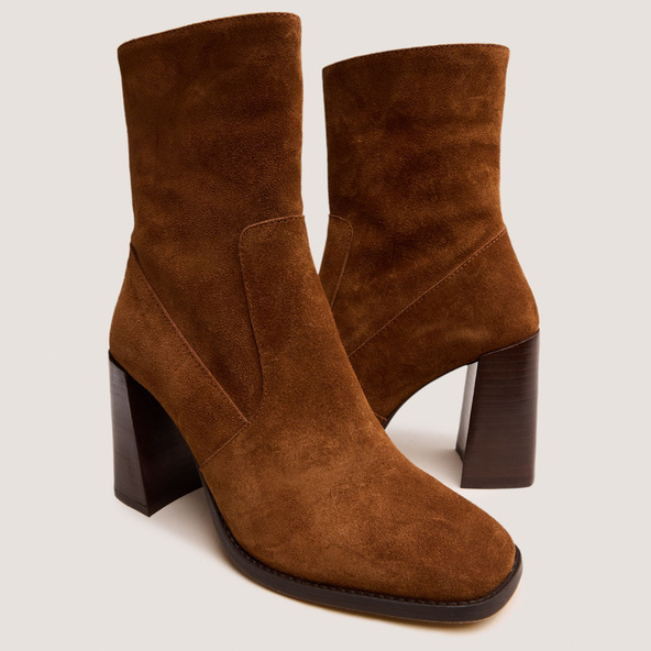 Jonak Heeled Ankle Boots With Square Toe In Cognac Suede VIDAL