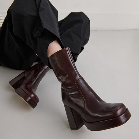 jonak Heeled ankle boots with square toes in chocolate distressed leather BEN