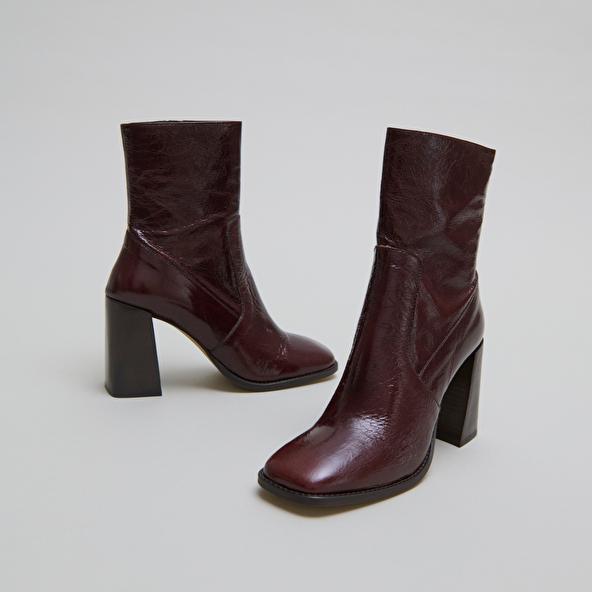 Jonak Heeled Ankle Boots With Square Toes In Chocolate Shiny Leather VIDAL