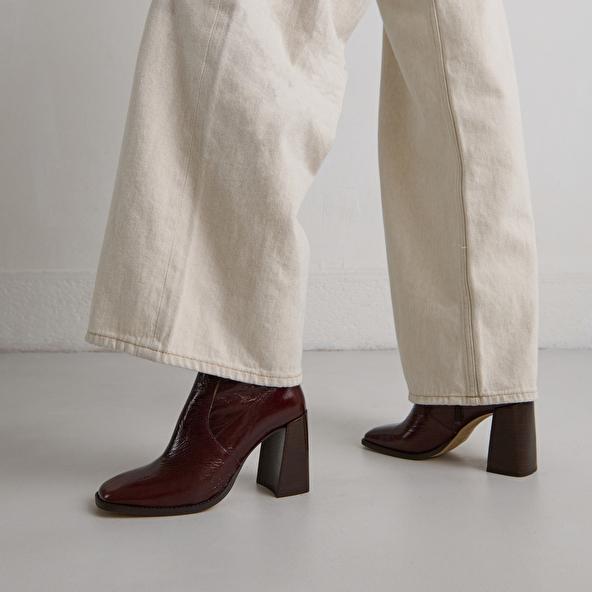 jonak Heeled ankle boots with square toes in chocolate shiny leather VIDAL