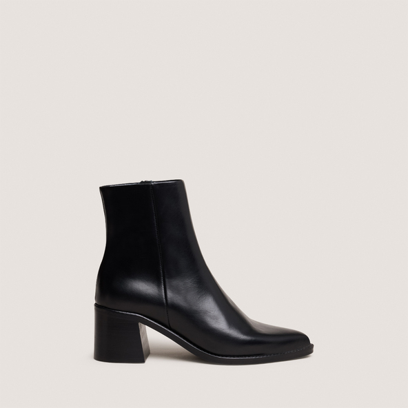 Jonak Heeled Boots With Silver Toe Cap In Black Leather DELO