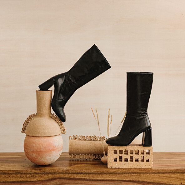 jonak Heeled boots with square toe in black aged leather VACCA