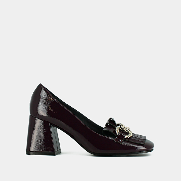 Jonak Heeled Loafers With Silver Buckles In Purple Pleated Patent DOMITILLE