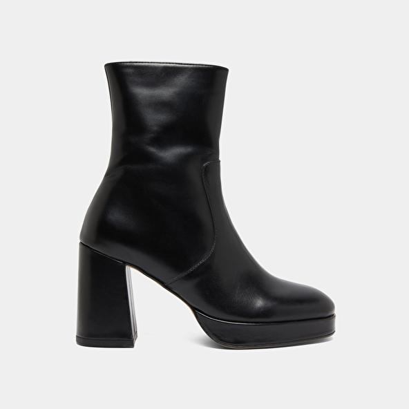 Jonak Heeled Lowboots With Square Toes In Black Leather VESNA