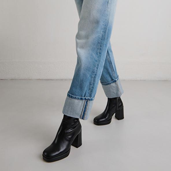 Jonak Heeled Lowboots With Square Toes In Black Leather VESNA