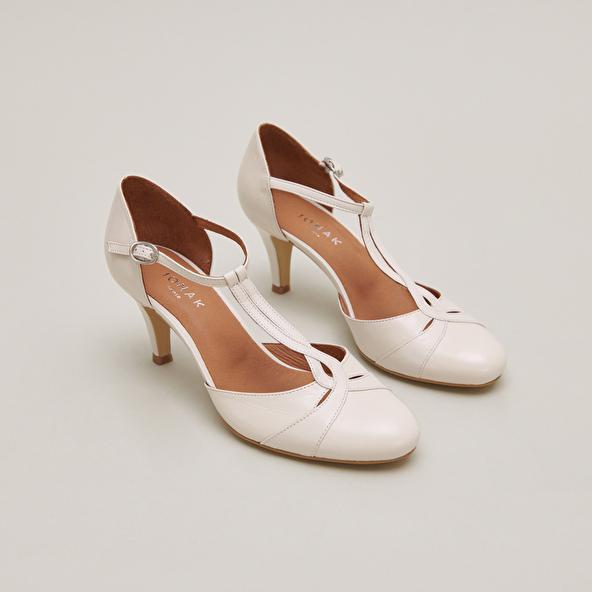 Jonak Heeled Mary Janes And Adjustable Buckles In Ecru Distressed Leather VERMEIL