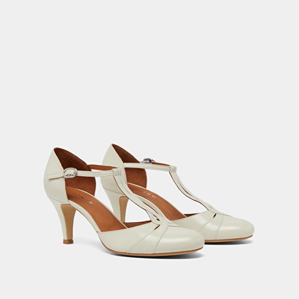 Jonak Heeled Mary Janes And Adjustable Buckles In Ecru Distressed Leather VERMEIL