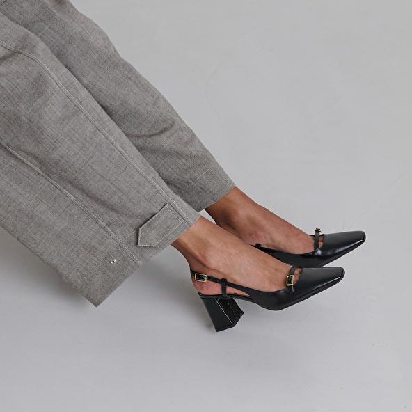 jonak Heeled slingbacks in black glazed leather DADELLE