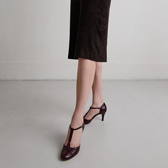 Jonak Heeled T-bar And Adjustable Buckles In Burgundy Leather VERMEIL