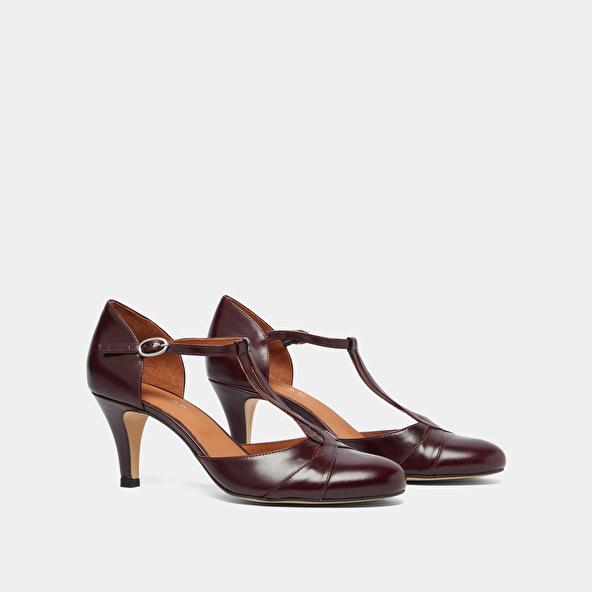 Jonak Heeled T-bar And Adjustable Buckles In Burgundy Leather VERMEIL