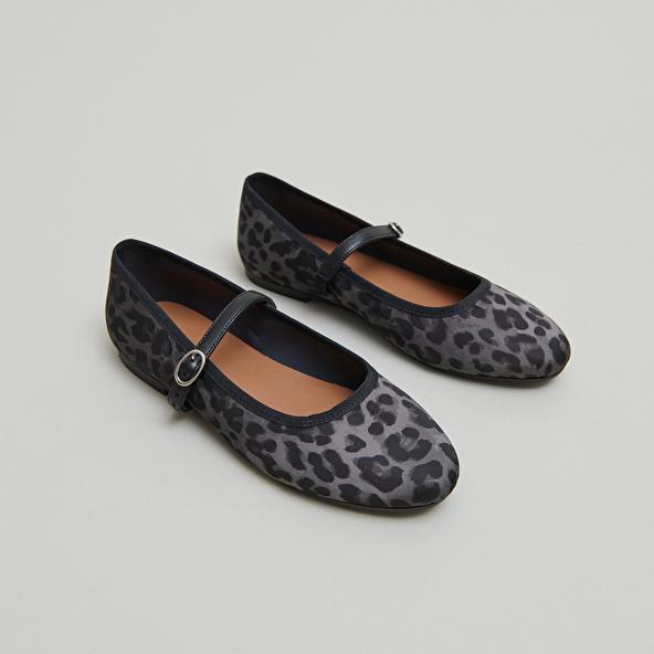 jonak Ballerines à brides in gray leopard textile
