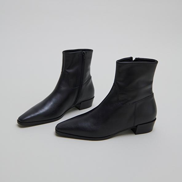 Jonak Boots à Bouts Pointus In Black Leather PACHA