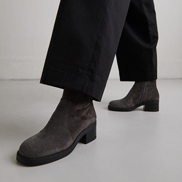 Jonak Boots à Talons Droits In Grey Suede BUENA