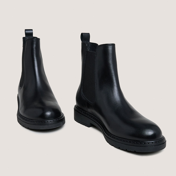 Jonak Chelsea Boots In Black Leather AMICAL