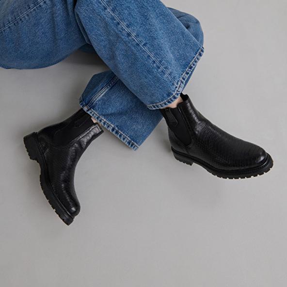 Jonak Flat Boots In Black Reptile CANDIDE