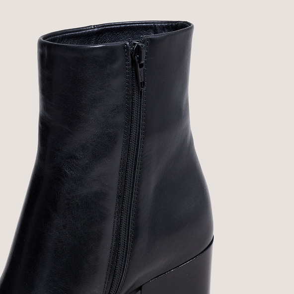 Jonak Heeled Ankle Boots In Black Leather PRIDE