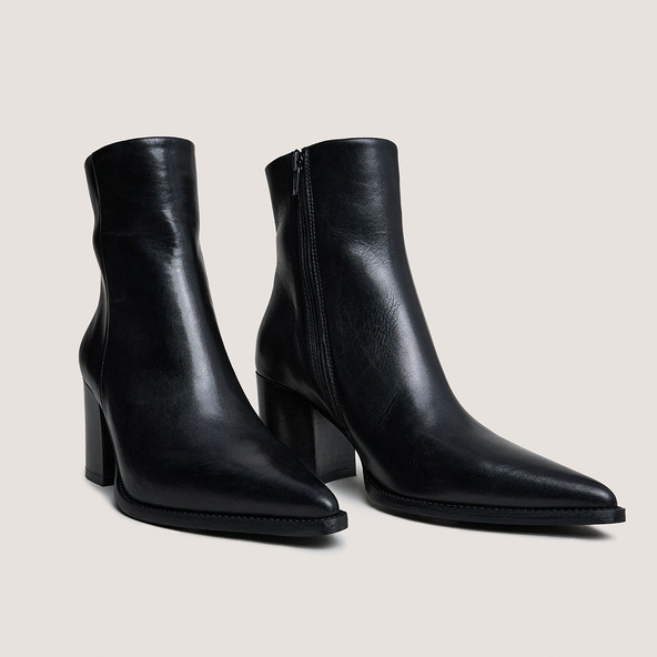 Jonak Heeled Ankle Boots In Black Leather PRIDE