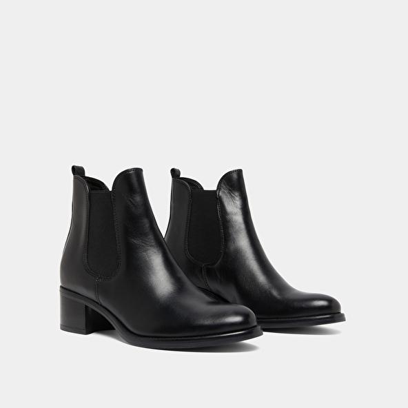 Jonak Heeled Lowboots In Black Leather CALCUTTO