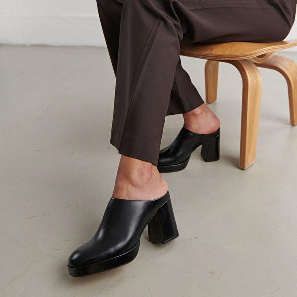 Jonak Heeled Mules In Black Leather VOLCAN