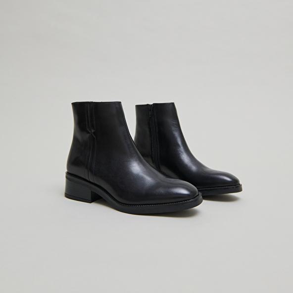 jonak Lowboots with elastics in black leather GAB