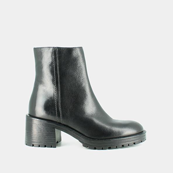 jonak Lowboots with heels in black leather CECILIA