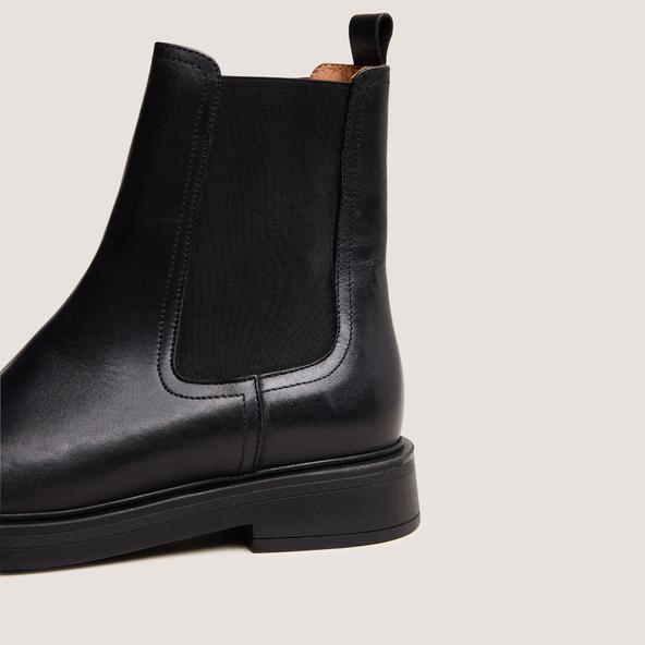 Jonak Round-toe Lowboots In Black Leather AGEN