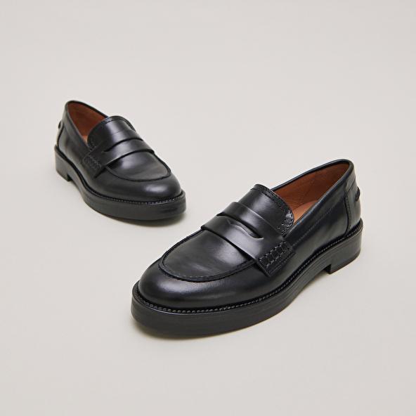 Jonak Round-toed Loafers In Black Leather MIRNA
