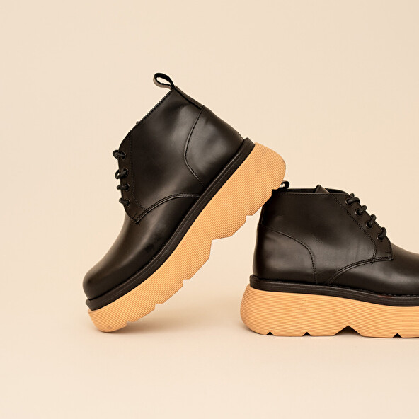 jonak Lace-up and platform boots in black/honey glazed leather REMUS
