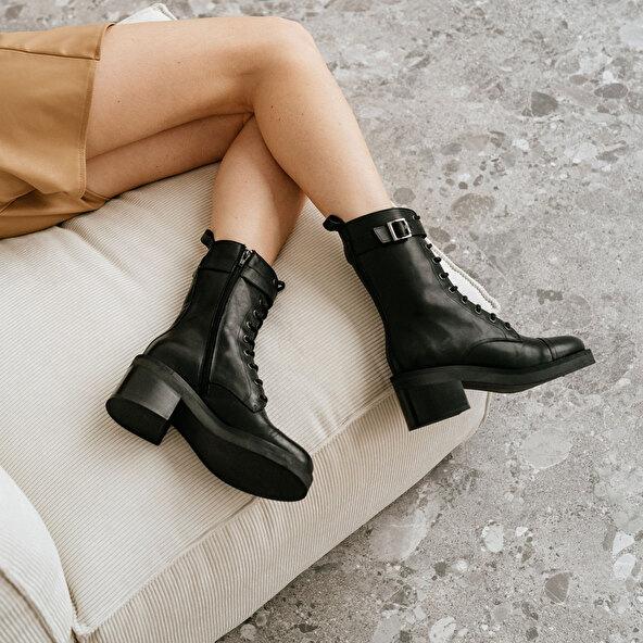 Jonak Lace-up Boots Heels And Silver Detail In Black Greased Leather ACONIT