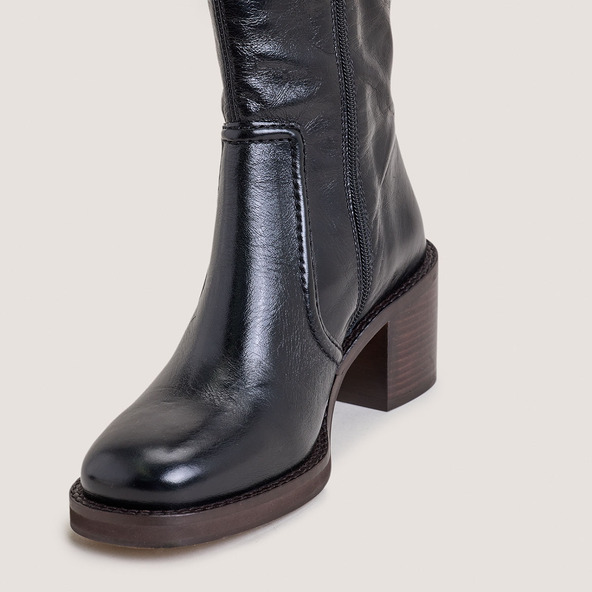 Jonak Laminated Heel Boots In Aged Black Leather BIJOU