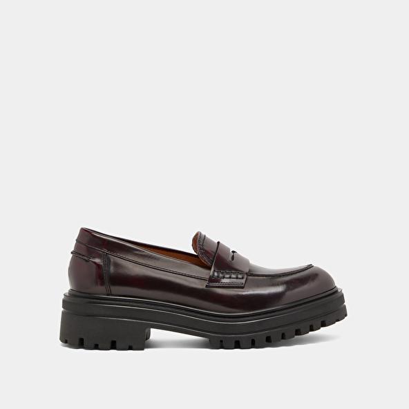 Jonak Loafer With Notched Soles In Burgundy Shiny Leather ALFI