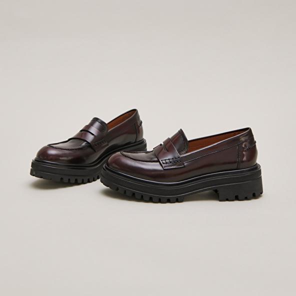 Jonak Loafer With Notched Soles In Burgundy Shiny Leather ALFI