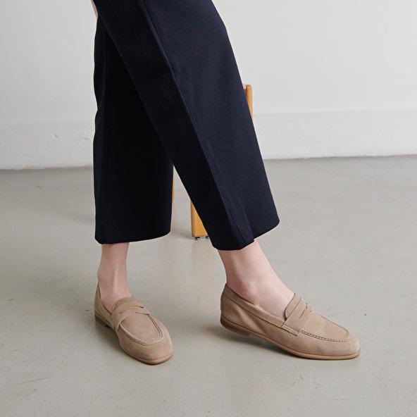 Jonak Loafers With Flat Heels And Rounded Toes In Beige Velvet ACA