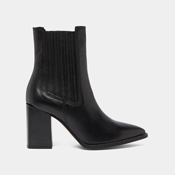 Jonak Lowboots With Heels And Pointed Toes In Black Leather PERLINE