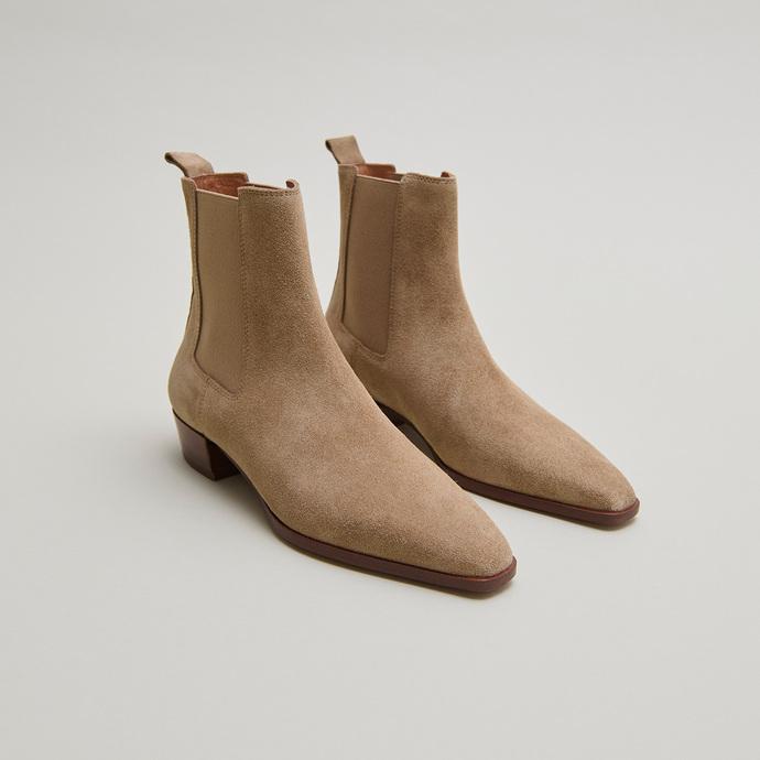 jonak Lowoots with slight bevelled heels and pointed toes in taupe suede PAPAYE