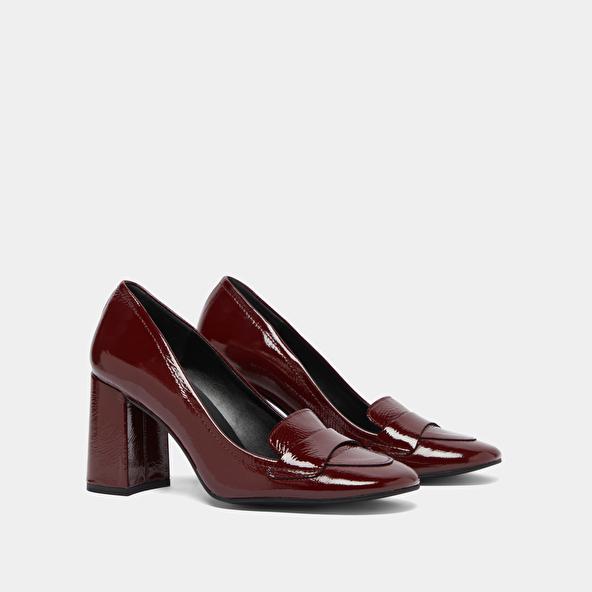 Jonak Mocassins à Talons Et Bouts Carrés In Burgundy Pleated Patent BISE